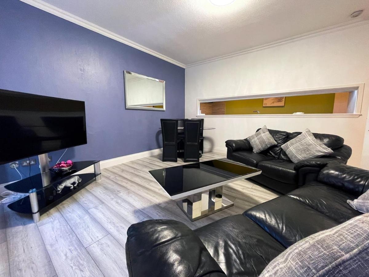 Recently Refurbished Two Bedroom Apartment, Central Location! Glasgow Exterior photo