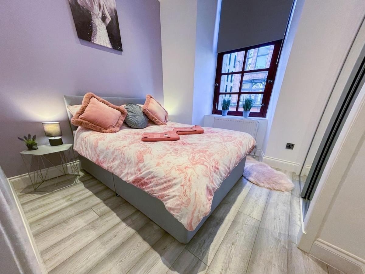 Recently Refurbished Two Bedroom Apartment, Central Location! Glasgow Exterior photo